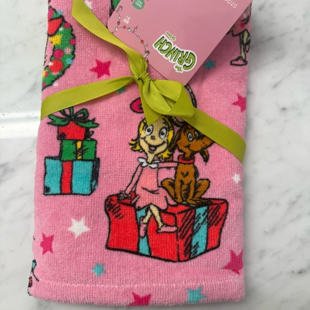 The Grinch - Cindy Lou Who Hand Towel